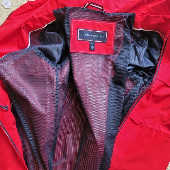 🌟HOST PICK🌟 Tommy Hilfiger Red Logo Raincoat - Picture 2 of 16